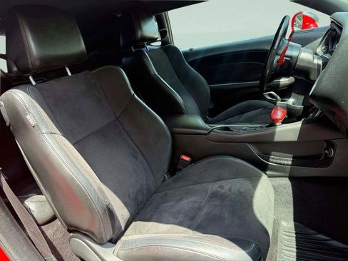 Used 2018 Dodge Challenger SXT Plus image 8