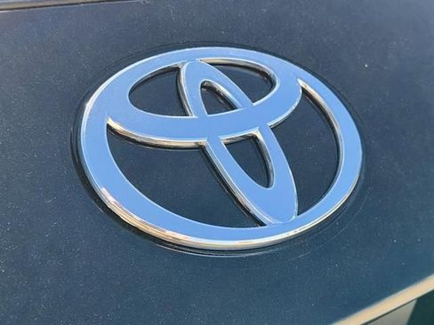 New 2026 Toyota Prius Plug-In Hybrid FWD image 8