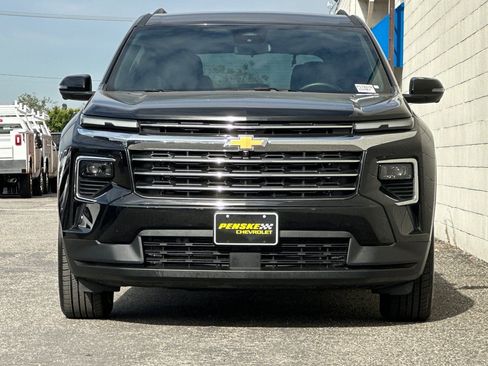 Used 2024 Chevrolet Traverse LT image 9