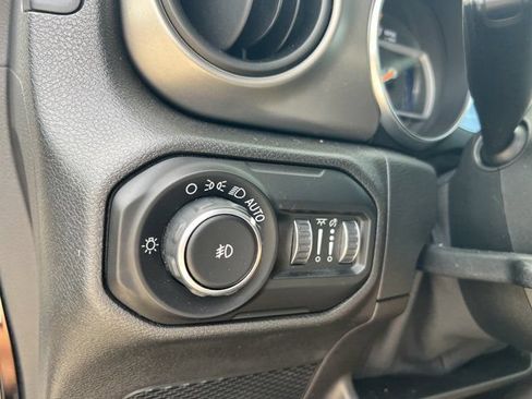 Used 2019 Jeep Wrangler Unlimited Sport S AWD/4WD image 34