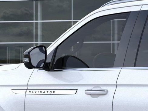 New 2026 Lincoln Navigator L Reserve AWD/4WD image 20