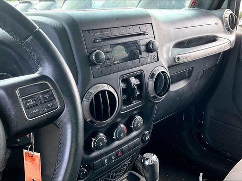 Used 2017 Jeep Wrangler Unlimited Sport w/ Quick Order Package 24S AWD/4WD image 8