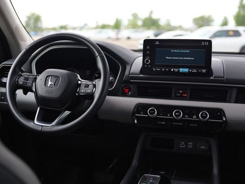 Used 2025 Honda Pilot EX-L image 29
