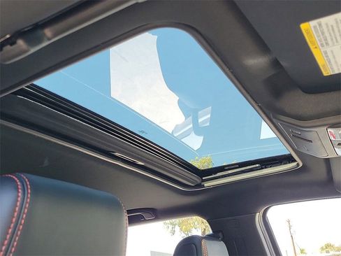 New 2025 Nissan Frontier PRO-4X w/ Pro Premium Package image 11