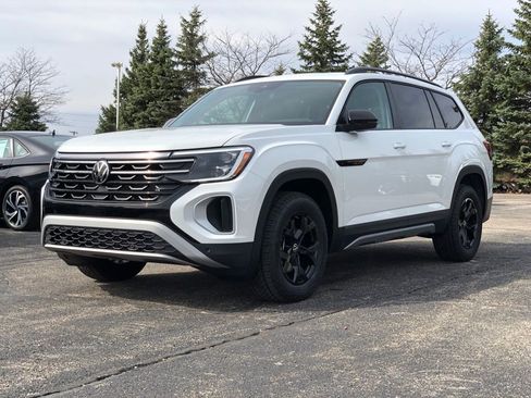 New 2026 Volkswagen Atlas Peak Edition AWD/4WD image 3