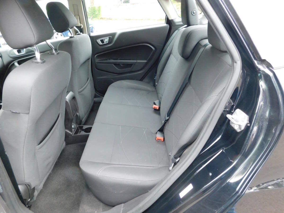 Used 2016 Ford Fiesta SE FWD image 5