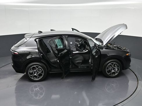 Used 2025 Alfa Romeo Tonale AWD/4WD image 43