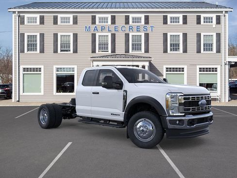 New 2025 Ford F550 4x4 SuperCab Super Duty image 7