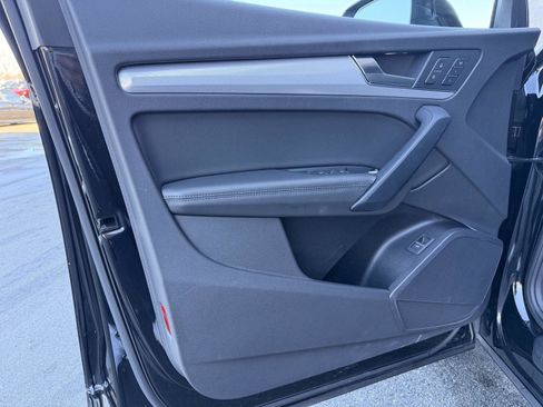 Used 2020 Audi Q5 2.0T Titanium Premium Plus w/ Premium Plus Package image 17