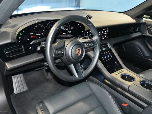 Used 2024 Porsche Taycan image 4