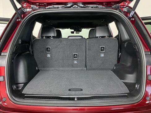 New 2026 Jeep Grand Cherokee Altitude image 20