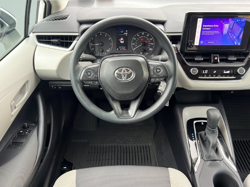 Used 2025 Toyota Corolla LE FWD image 12