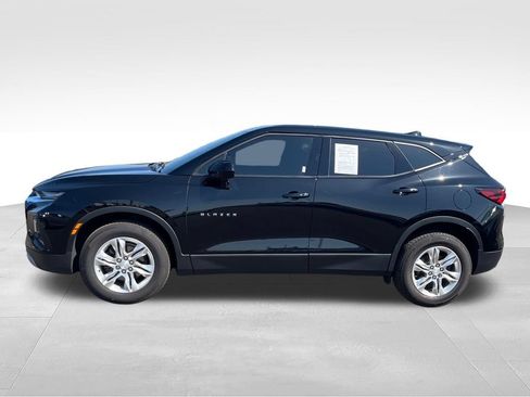 Used 2021 Chevrolet Blazer LT FWD image 2