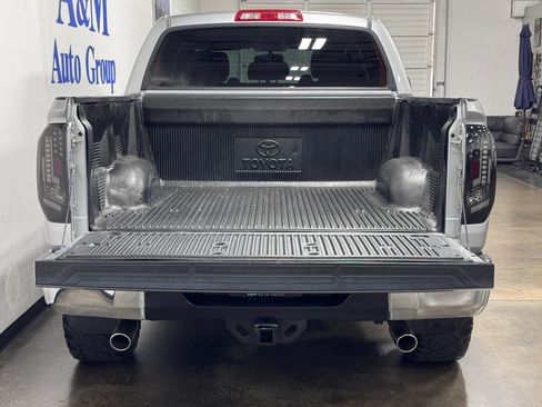 Used 2016 Toyota Tundra SR5 w/ SR5 Upgrade Package AWD/4WD image 7