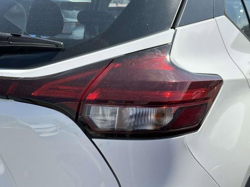 Used 2021 Nissan Kicks S image 10