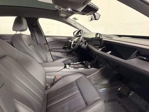 Used 2025 Audi A6 e-tron Premium Plus w/ Premium Plus AWD/4WD image 20