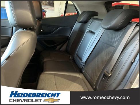 Certified 2022 Buick Encore Preferred w/ Safety Package image 12