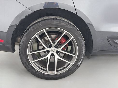 Certified 2023 Porsche Macan S AWD/4WD image 13