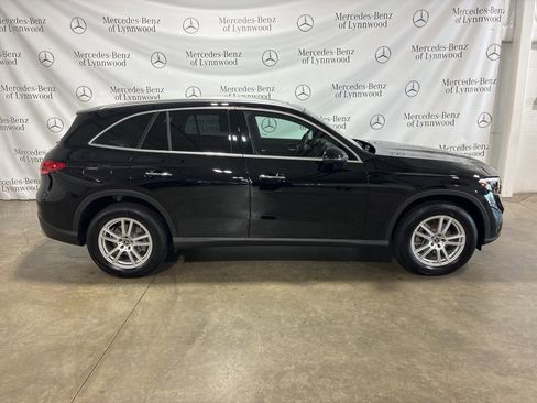 Used 2025 Mercedes-Benz GLC 300 GLC 300 image 3