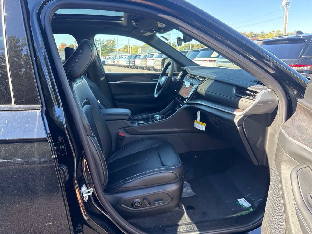 New 2027 Jeep Grand Cherokee Limited AWD/4WD image 28