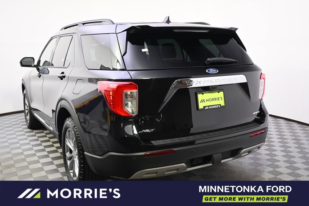 Used 2023 Ford Explorer XLT w/ Equipment Group 202A AWD/4WD image 4
