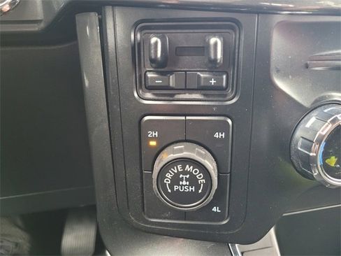 Certified 2022 Ford F150 XLT w/ Equipment Group 302A High image 26