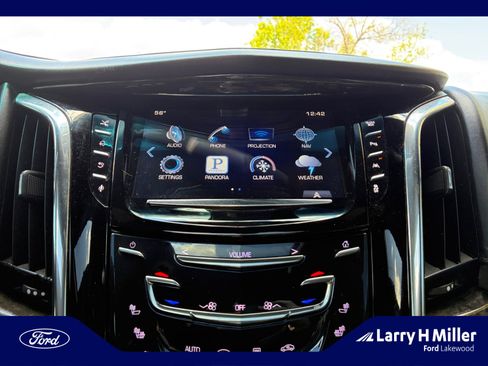 Used 2016 Cadillac Escalade Platinum AWD/4WD image 12
