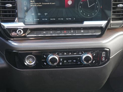 Used 2024 GMC Sierra 1500 SLT image 27