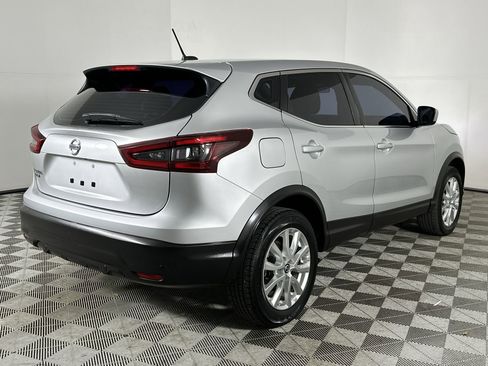 Used 2021 Nissan Rogue Sport S image 11