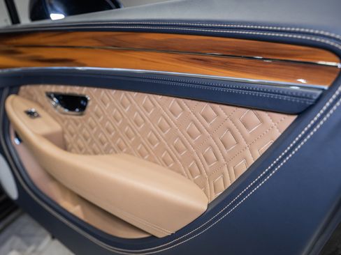 Used 2021 Bentley Continental GT AWD/4WD image 48