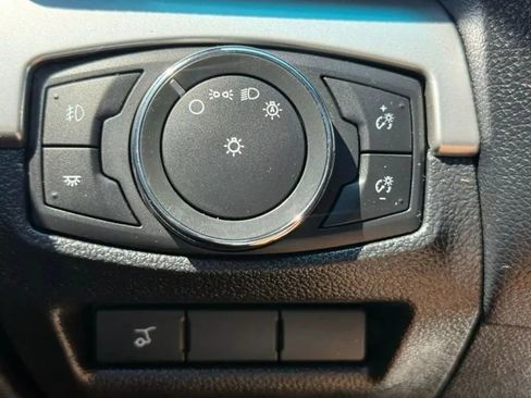 Used 2017 Ford Explorer XLT w/ Equipment Group 202A image 17