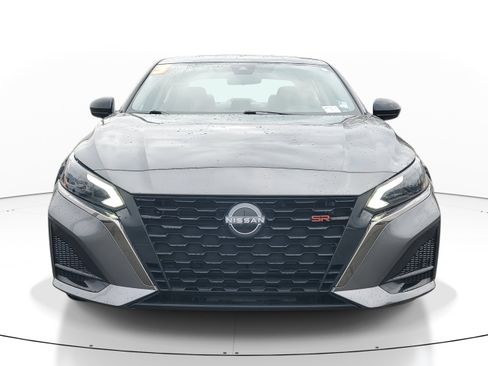 Used 2023 Nissan Altima 2.5 SR image 2