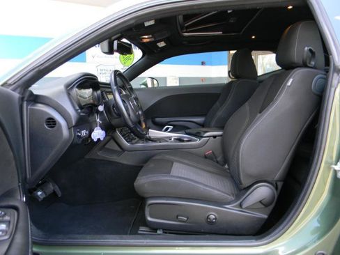 Used 2022 Dodge Challenger SXT image 11