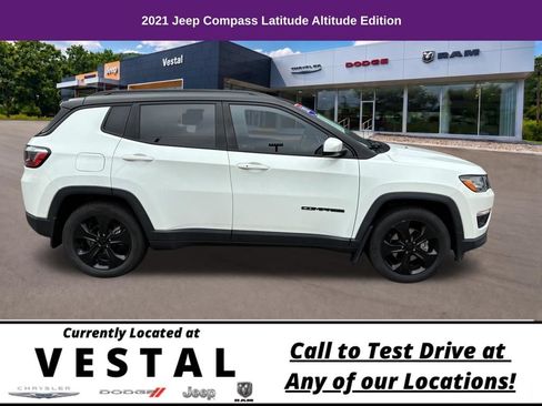 Used 2021 Jeep Compass Latitude FWD image 5