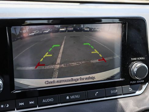 Used 2024 Nissan Sentra S FWD image 33