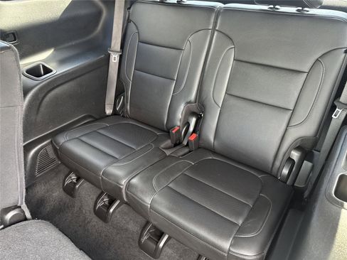 Used 2023 GMC Acadia SLT image 34