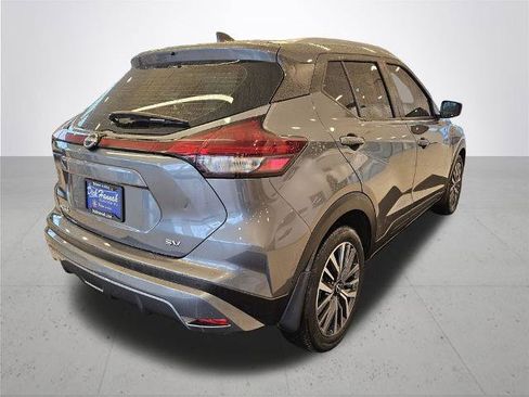 Certified 2022 Nissan Kicks SV image 8
