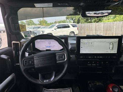 Used 2025 GMC Hummer EV 3X AWD/4WD image 12