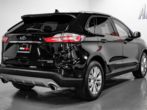 Used 2019 Ford Edge Titanium image 11