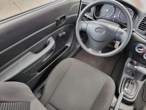 Used 2011 Hyundai Accent GS image 24