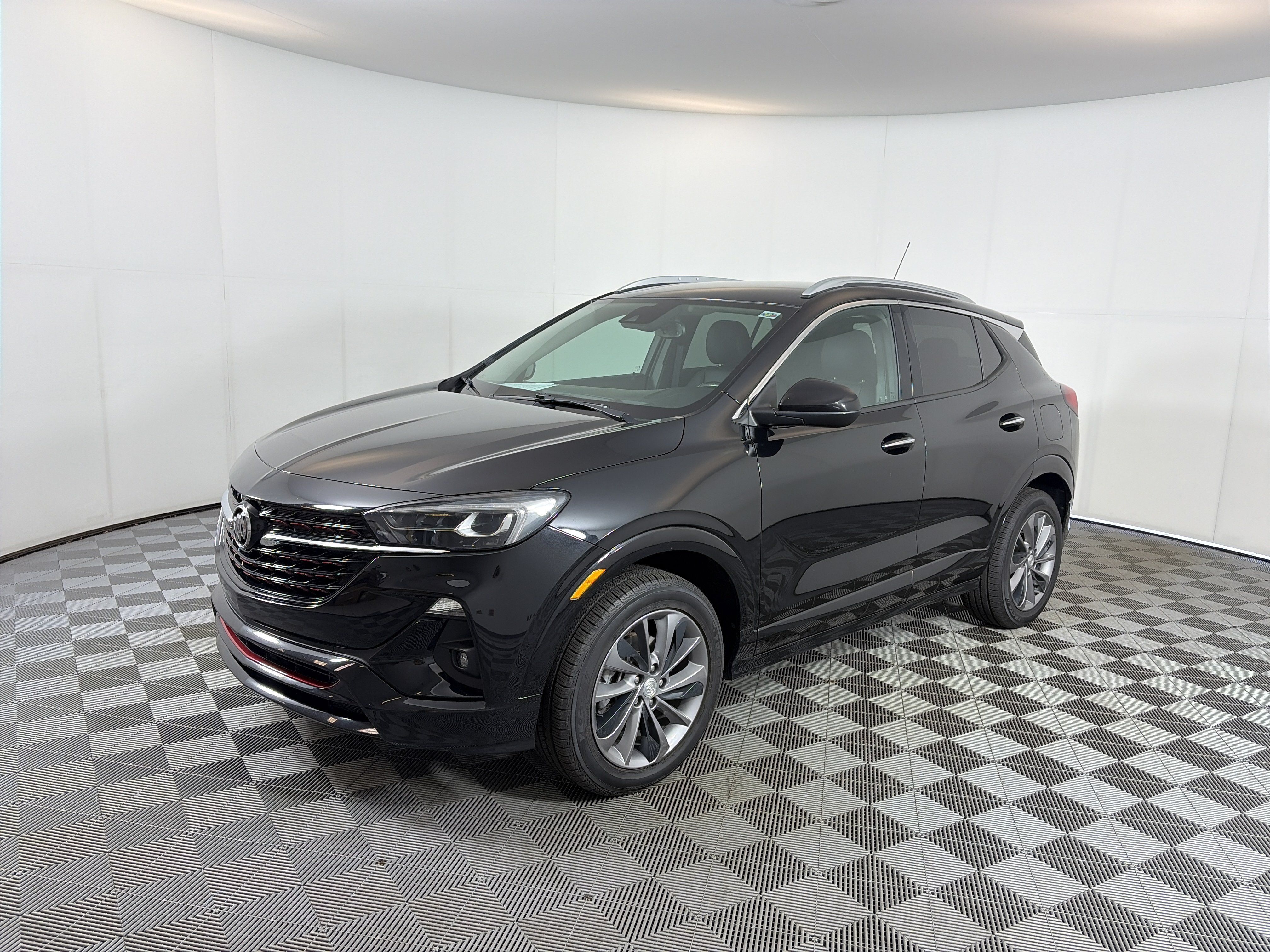 Certified 2021 Buick Encore GX Essence w/ Sport Touring Package AWD/4WD image 2