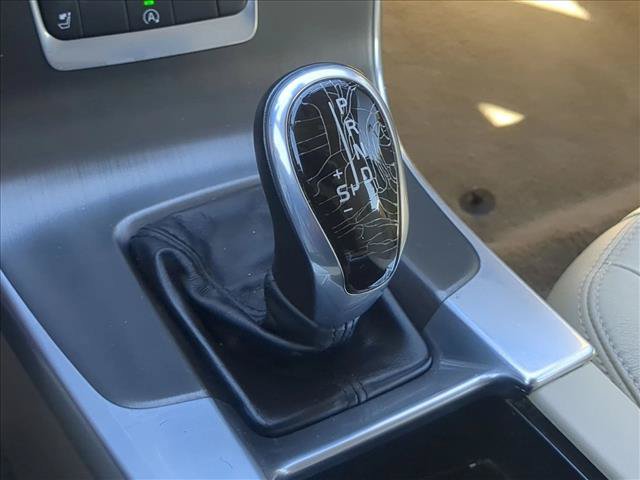 Used 2015 Volvo V60 T5 Platinum FWD image 12