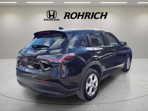Used 2023 Honda HR-V LX image 5