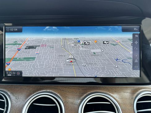 Used 2017 Mercedes-Benz E 300 image 33