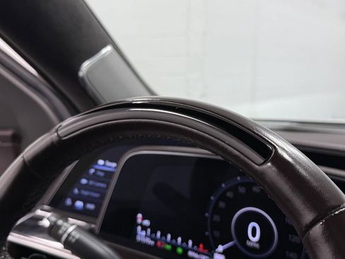 Used 2022 Cadillac Escalade Premium Luxury Platinum image 24