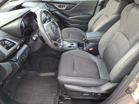 Used 2024 Subaru Forester Premium AWD/4WD image 12