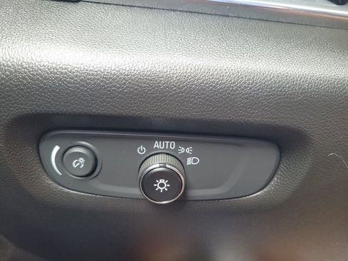 Used 2022 Chevrolet Traverse RS image 46