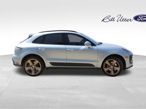 Used 2024 Porsche Macan AWD/4WD image 4