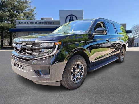 Used 2025 Ford Expedition Max Active AWD/4WD image 3