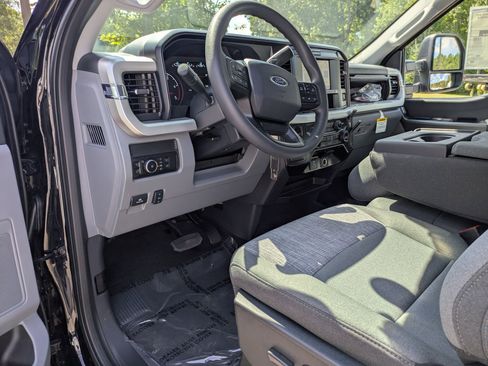 New 2026 Ford F450 XLT w/ XLT Value Package image 21